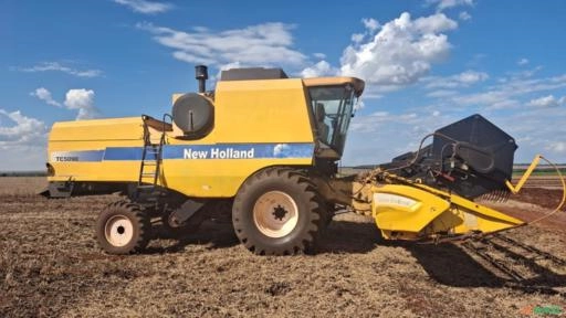 COLHEDEIRA NEW HOLLAND TC 5090 - 2010 Imagem COLHEDEIRA NEW HOLLAND TC 5090 - 2010