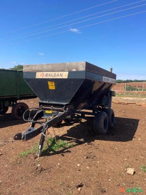 DISTRIBUIDOR DE CALCARIO Imagem DISTRIBUIDOR DE CALCARIO