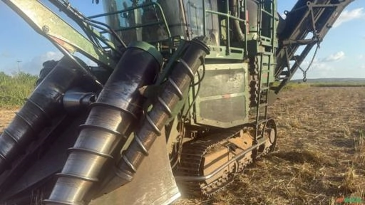 Imagem Colheitadeira John Deere 3520 – 1 Linha Ano 2015 • Excelente Estado Imagem Colheitadeira John Deere 3520 – 1 Linha Ano 2015 • Excelente Estado