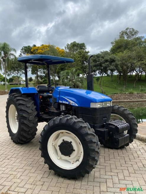 Trator agrícola New Holland TT75 Imagem Trator agrícola New Holland TT75
