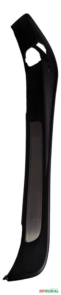 Cobertura Soleira Le Subaru Forester - 94061ag170 - Cor: Preto Imagem Cobertura Soleira Le Subaru Forester - 94061ag170 - Cor: Preto