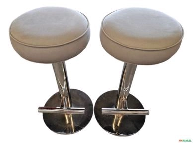 2 Banquetas Almofadada Com Base Em Inox Reforçado (Usado) - Acabamento da estrutura: Inox Cor: Cinza Imagem 2 Banquetas Almofadada Com Base Em Inox Reforçado (Usado) - Acabamento da estrutura: Inox Cor: Cinza