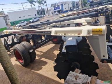 GRADE ARADORA TUBARAO CONTROLE REMOTO16X 32 Imagem GRADE ARADORA TUBARAO CONTROLE REMOTO16X 32