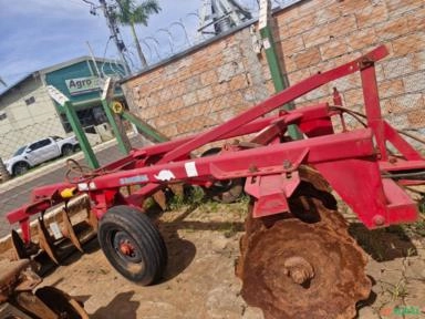 GRADE ARADORA 16X30 ESP 300 MARCA TATU Imagem GRADE ARADORA 16X30 ESP 300 MARCA TATU