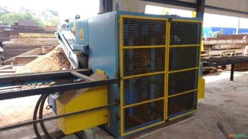 Serra para desdobra de dormentes e madeira Imagem Serra para desdobra de dormentes e madeira