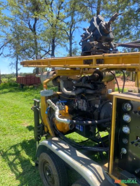 PERFURATRIZ para poço artesiano 250 metros de capacidade Imagem PERFURATRIZ para poço artesiano 250 metros de capacidade