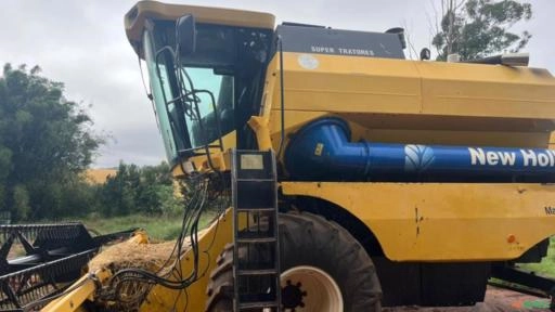 Colheitadeira New Holland TC 5070 2012 Imagem Colheitadeira New Holland TC 5070 2012