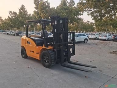 Empilhadeira 5T – 4,5 m – Diesel FD50 Imagem Empilhadeira 5T – 4,5 m – Diesel FD50