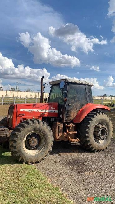 TRATOR MASSEY FERGUSON 680 Imagem TRATOR MASSEY FERGUSON 680