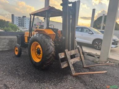 Empilhadeira Vantec + trator valtra 785 S - MWM Imagem Empilhadeira Vantec + trator valtra 785 S - MWM