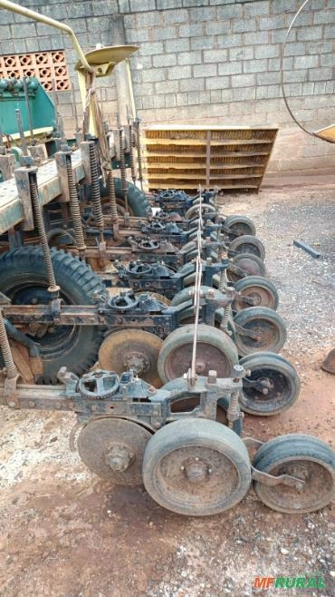 Plantadeira tatu pts2 8 linhas Imagem Plantadeira tatu pts2 8 linhas