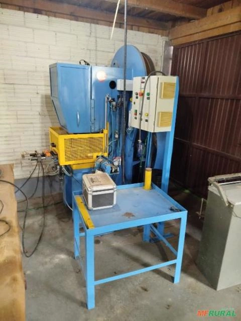 Máquina Produção Grampos de Aço Galvanizados Industrial Imagem Máquina Produção Grampos de Aço Galvanizados Industrial