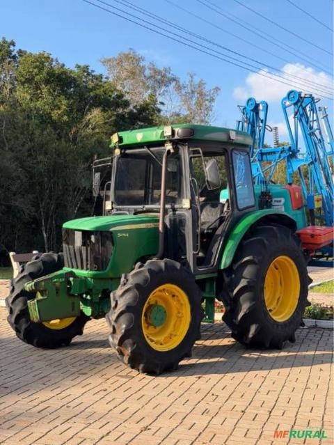 Trator John Deere 5075E 4x4 Ano 2012 Imagem Trator John Deere 5075E 4x4 Ano 2012