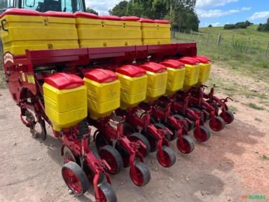 Plantadeira vence tudo 7 linhas com pula pedra e sulcador Imagem Plantadeira vence tudo 7 linhas com pula pedra e sulcador