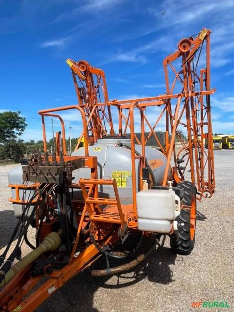 Pulverizador jacto Columbia AD 18 Ano 2014 / Comando a cabo Imagem Pulverizador jacto Columbia AD 18 Ano 2014 / Comando a cabo