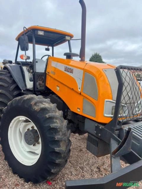 Trator Valtra BM110 Ano 2013 Imagem Trator Valtra BM110 Ano 2013