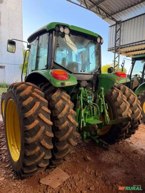 Trator John Deere 6610 J - Ano 2012 Imagem Trator John Deere 6610 J - Ano 2012