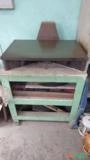 Desempeno 700mm X 500mm em ferro fundido, mais base de aço Imagem Desempeno 700mm X 500mm em ferro fundido, mais base de aço