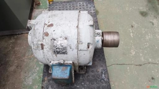 Motor elétrico trifásico, fabricante Brasil, 4 pólos, 1700rpm, 220/ 380V - 10CV Imagem Motor elétrico trifásico, fabricante Brasil, 4 pólos, 1700rpm, 220/ 380V - 10CV