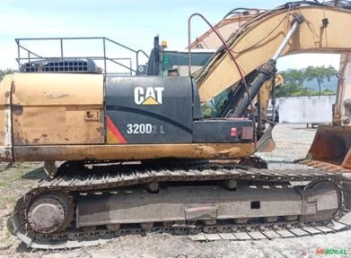 ESCAVADEIRA CATERPILLAR, MODELO 320D2L, ANO 2015, COM 12.900 HS TRABALHADAS, PESO OPERACIONAL 22T, E Imagem ESCAVADEIRA CATERPILLAR, MODELO 320D2L, ANO 2015, COM 12.900 HS TRABALHADAS, PESO OPERACIONAL 22T, E