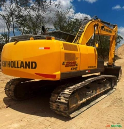 ESCAVADEIRA NEW HOLLAND, MODELO E215C EVO, ANO 2024, SEMINOVA, APENAS 1.100 HORAS TRABALHADAS Imagem ESCAVADEIRA NEW HOLLAND, MODELO E215C EVO, ANO 2024, SEMINOVA, APENAS 1.100 HORAS TRABALHADAS