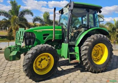 TRATOR AGRÍCOLA MARCA JOHN DEERE MODELO 5078E 4x4 ANO 2019, POTÊNCIA 78CV, CABINE FECHADA C/ AR Imagem TRATOR AGRÍCOLA MARCA JOHN DEERE MODELO 5078E 4x4 ANO 2019, POTÊNCIA 78CV, CABINE FECHADA C/ AR