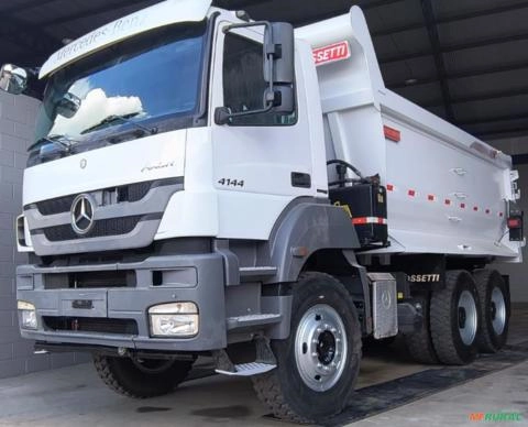 CAMINHÃO MERCEDES BENZ, MODELO AXOR 4144K 6X4, ANO DE FABRICAÇÃO 2012, COM 120.000 KMS RODADOS Imagem CAMINHÃO MERCEDES BENZ, MODELO AXOR 4144K 6X4, ANO DE FABRICAÇÃO 2012, COM 120.000 KMS RODADOS