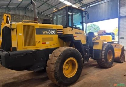 PÁ CARREGADEIRA KOMATSU, MODELO WA320, ANO 2019, COM 9.700 HORAS TRABALHADAS, PESO OPERACIONAL 14.30 Imagem PÁ CARREGADEIRA KOMATSU, MODELO WA320, ANO 2019, COM 9.700 HORAS TRABALHADAS, PESO OPERACIONAL 14.30