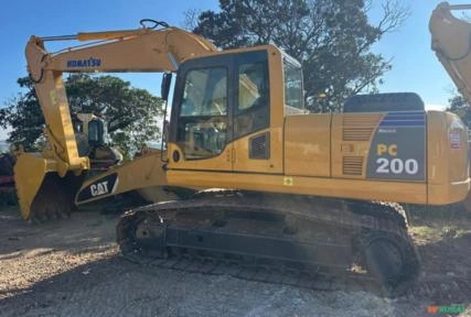 ESCAVADEIRA KOMATSU, MODELO PC200, ANO 2012, 12.000 HORAS TRABALHADAS, PESO OPERACIONAL 21.000 KG Imagem ESCAVADEIRA KOMATSU, MODELO PC200, ANO 2012, 12.000 HORAS TRABALHADAS, PESO OPERACIONAL 21.000 KG