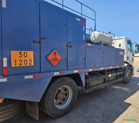 CAMINHÃO COMBOIO FORD CARGO 1717 ANO 2012, EQUIPADO COM COMBOIO GASCOM DE 10.000 L DE DIESEL Imagem CAMINHÃO COMBOIO FORD CARGO 1717 ANO 2012, EQUIPADO COM COMBOIO GASCOM DE 10.000 L DE DIESEL