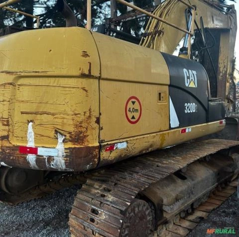 ESCAVADEIRA CATERPILLAR, MODELO 320DL, ANO 2014, 9.700 HORAS TRABALHADAS, ÚNICO DONO, NF DE ORIGEM, Imagem ESCAVADEIRA CATERPILLAR, MODELO 320DL, ANO 2014, 9.700 HORAS TRABALHADAS, ÚNICO DONO, NF DE ORIGEM,