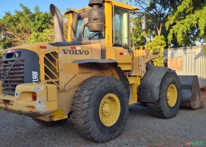 PÁ CARREGADEIRA VOLVO, MODELO L90F, ANO 2015, COM 9.000 HS TRABALHADAS, PESO OPERACIONAL 15T, EQUIPA Imagem PÁ CARREGADEIRA VOLVO, MODELO L90F, ANO 2015, COM 9.000 HS TRABALHADAS, PESO OPERACIONAL 15T, EQUIPA