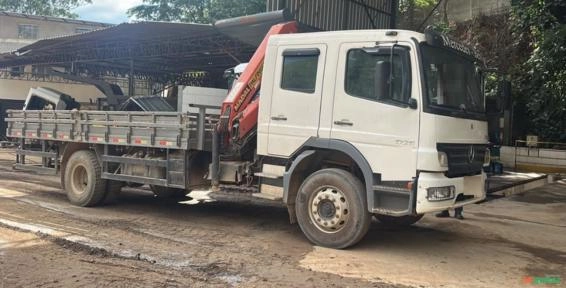 CAMINHÃO MERCEDES-BENZ ATEGO 1725, ANO/MODELO 2011/2011, CABINE DUPLA, EQUIPADO COM GUINDASTE Imagem CAMINHÃO MERCEDES-BENZ ATEGO 1725, ANO/MODELO 2011/2011, CABINE DUPLA, EQUIPADO COM GUINDASTE