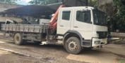 CAMINHÃO MERCEDES-BENZ ATEGO 1725, ANO/MODELO 2011/2011, CABINE DUPLA, EQUIPADO COM GUINDASTE Imagem CAMINHÃO MERCEDES-BENZ ATEGO 1725, ANO/MODELO 2011/2011, CABINE DUPLA, EQUIPADO COM GUINDASTE