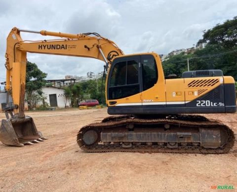 ESCAVADEIRA HYUNDAI, MODELO R220LC-9S, ANO 2014, ÚNICO DONO, NF DE ORIGEM, COM 13.000 HORAS TRABALHA Imagem ESCAVADEIRA HYUNDAI, MODELO R220LC-9S, ANO 2014, ÚNICO DONO, NF DE ORIGEM, COM 13.000 HORAS TRABALHA