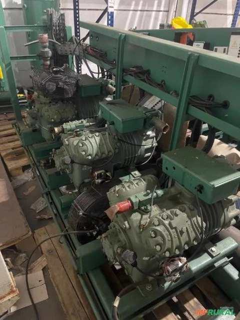 Racks de Compressores Industriais Bitzer (72 HP e 82 HP) + Automação e Reservatórios Imagem Racks de Compressores Industriais Bitzer (72 HP e 82 HP) + Automação e Reservatórios