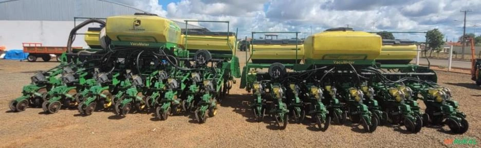 Plantadeira de Arrasto John Deere CCS 2122 - Ano 2010 Imagem Plantadeira de Arrasto John Deere CCS 2122 - Ano 2010