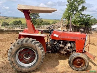 Trator MF 235 Imagem Trator MF 235