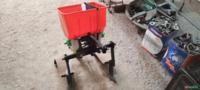 Plantadeira 2 linhas motocultivador tratorito Imagem Plantadeira 2 linhas motocultivador tratorito