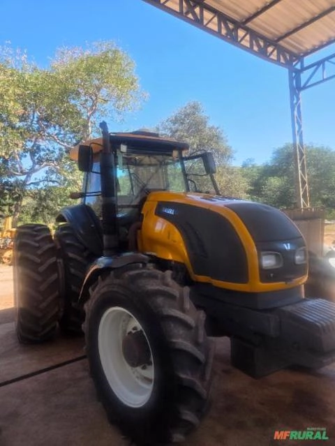 Trator Valtra Bt 210 + piloto automático Imagem Trator Valtra Bt 210 + piloto automático