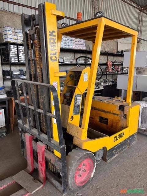 Empilhadeira Clarklift NTW33A Elétrica 1.500 kg Imagem Empilhadeira Clarklift NTW33A Elétrica 1.500 kg