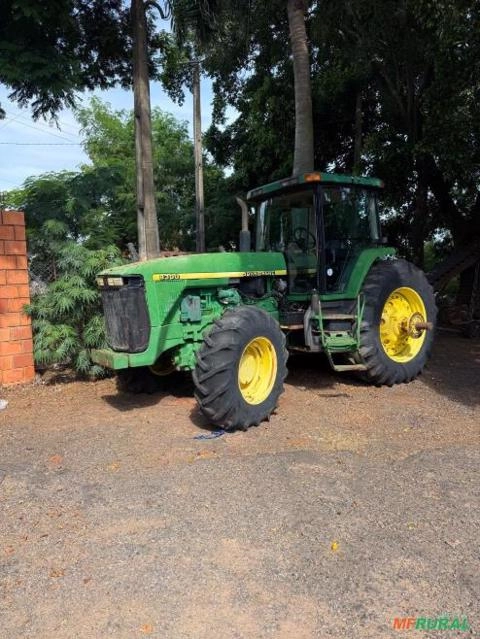 Trator John Deere 8300 - Ano 1997 Imagem Trator John Deere 8300 - Ano 1997