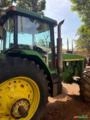 Trator John Deere 8300 - Ano 1997 Imagem Trator John Deere 8300 - Ano 1997