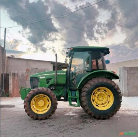 Trator John Deere 5078E 4x4 Imagem Trator John Deere 5078E 4x4