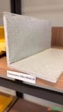 Cantoneira 100x100x6,36mm - PRFV Imagem Cantoneira 100x100x6,36mm - PRFV