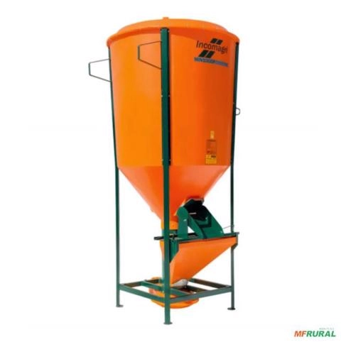 Misturador de Ração Incomagri MIN1000-P 1000kg em Polietileno Imagem Misturador de Ração Incomagri MIN1000-P 1000kg em Polietileno