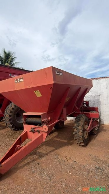 Distribuidor de Calcário e Adubo JAN Lancer 12000 Imagem Distribuidor de Calcário e Adubo JAN Lancer 12000