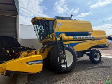 Colheitadeira New Holland TC 5090 2015 Imagem Colheitadeira New Holland TC 5090 2015