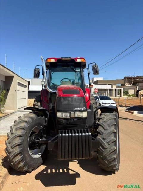 Trator Case Maxxum 135 4x4 – 137 CV Imagem Trator Case Maxxum 135 4x4 – 137 CV