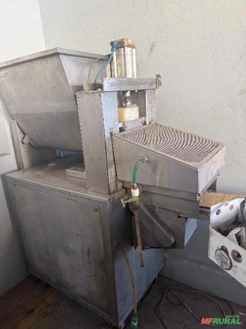 Formadora de Hambúrguer Automática Sampafi 226 kg/h Imagem Formadora de Hambúrguer Automática Sampafi 226 kg/h